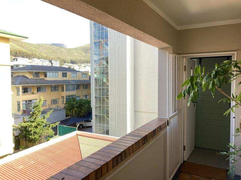 1 Bedroom Property for Sale in Sea Point Western Cape